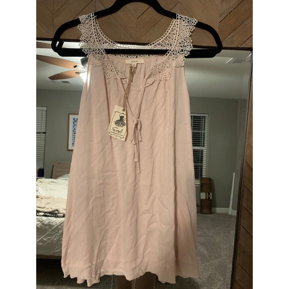 blush easel lace pink Tank